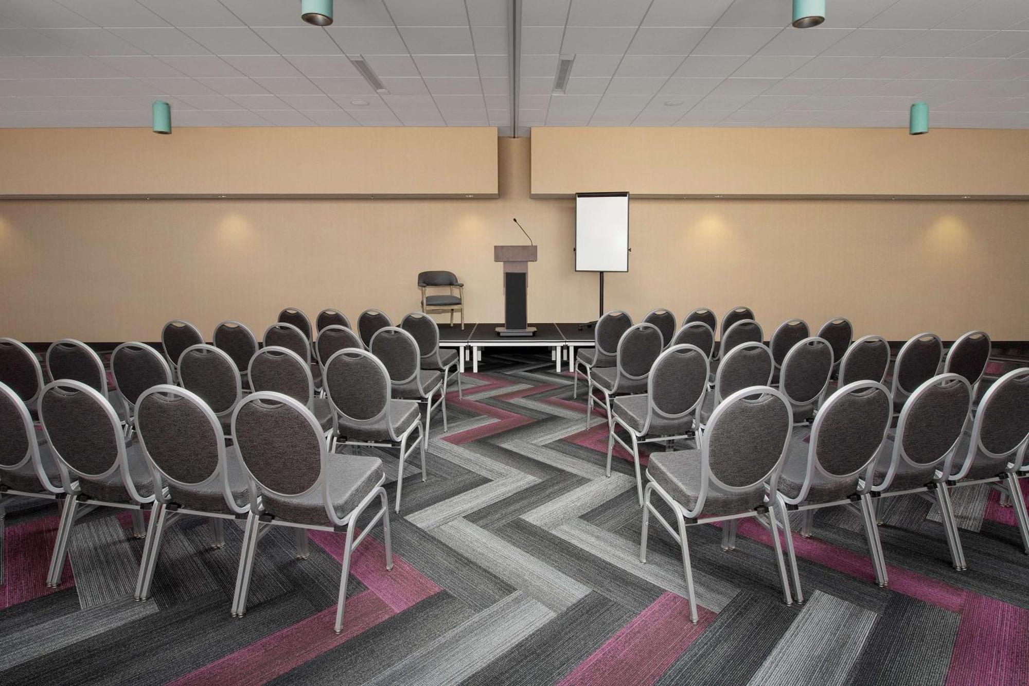 Tru By Hilton Orlando Convention Center Hotel Williamsburg Bagian luar foto